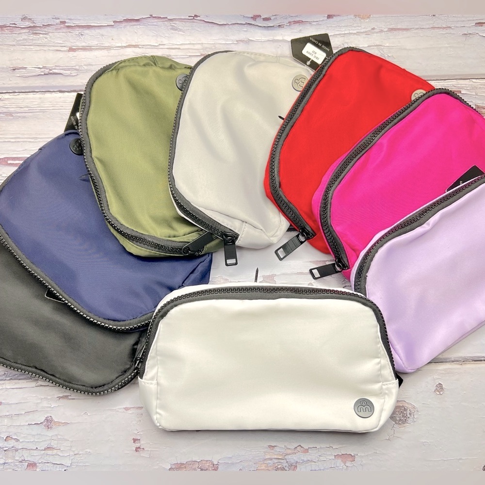 NAVY Lux-Lux Belt Sling Crossbody Bags Fanny Pack Travel Gift Giving NWT - Picture 3 of 14